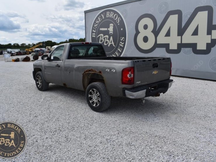 2009-chevrolet-silverado-1500-image-11