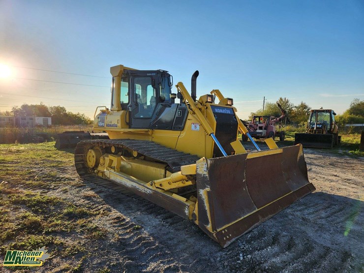 2015-komatsu-d65px-image-4