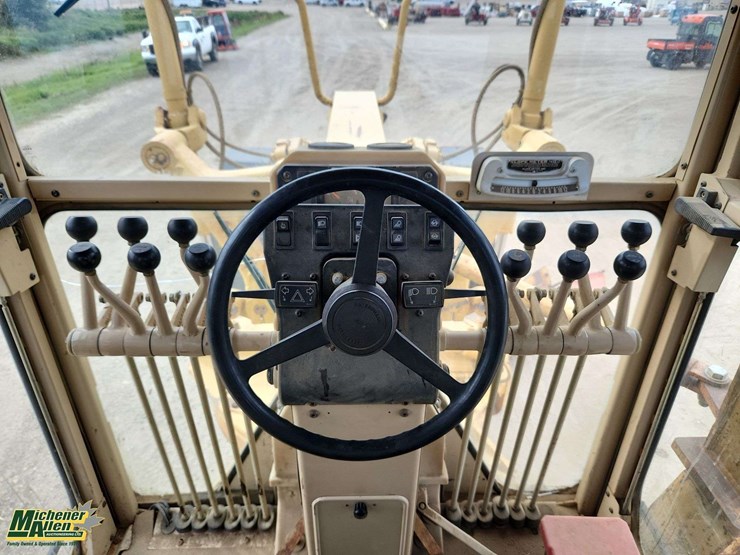 2007-caterpillar-140h-image-12