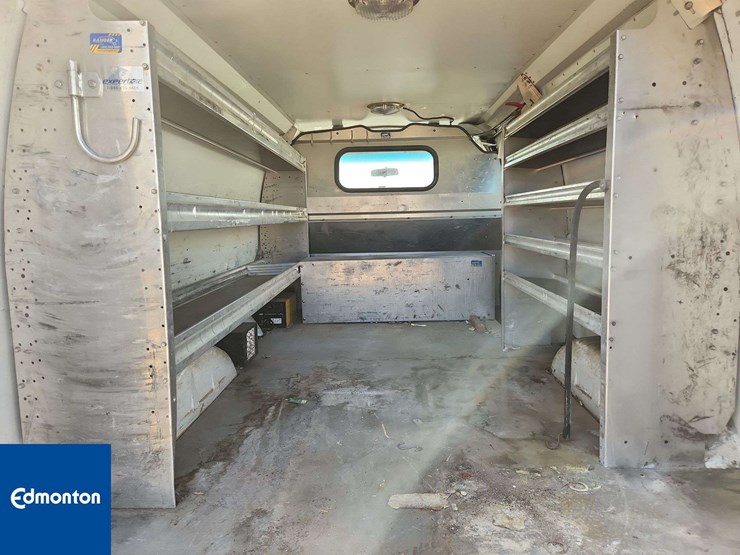 2012-ford-cargo-image-30
