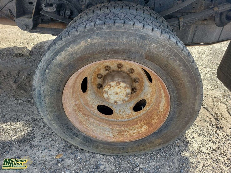 2006-ford-f550-image-25