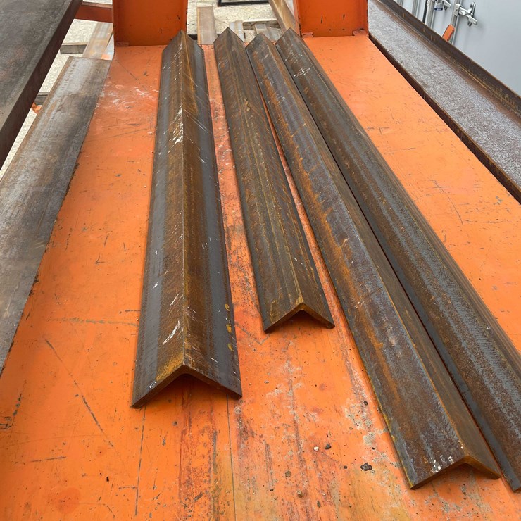 #3051 • (4) Assorted Pieces of Thick Wall Angle Iron (CONT)
