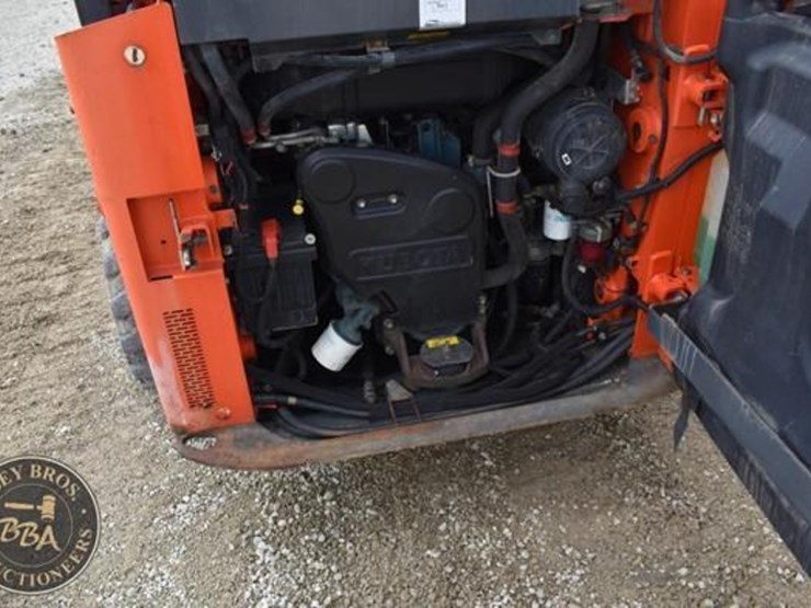 2017-kubota-ssv65-image-48