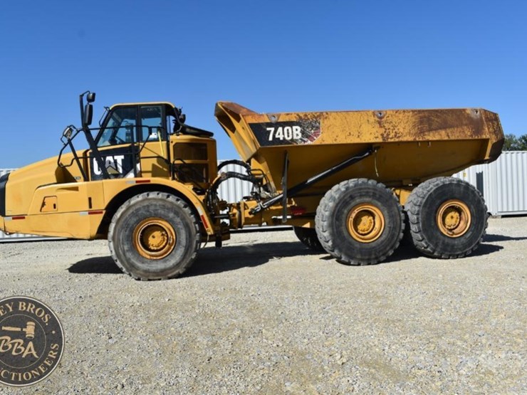 2012-caterpillar-740b-image-28