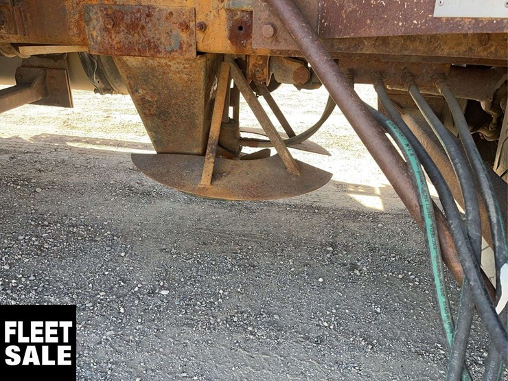 2006-sterling-lt8500-image-21