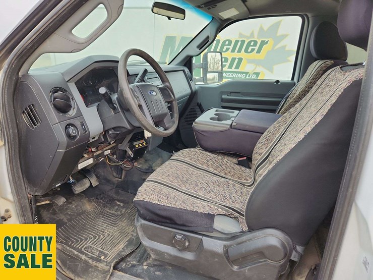 2013-ford-f550-image-11