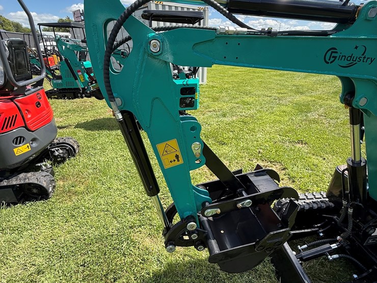 #612-•-2025-cfg-industrial-qh12r-hydraulic-track-type-mini-excavator-image-13
