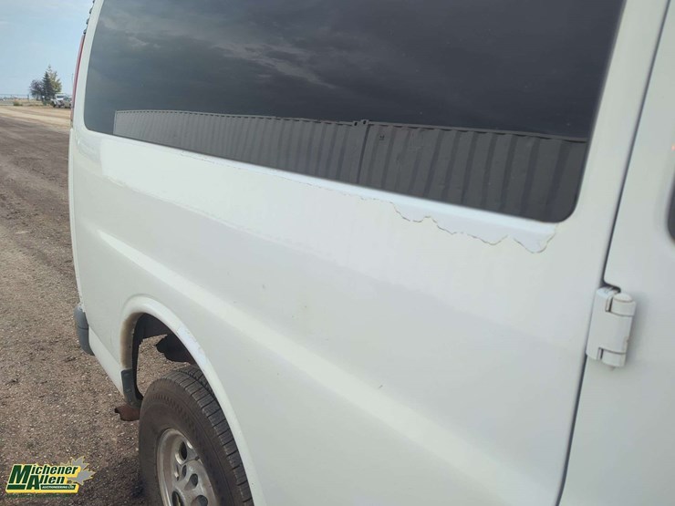 2001-chevrolet-express-3500-image-49