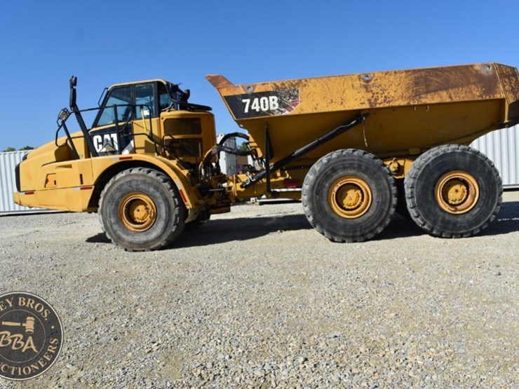 2012-caterpillar-740b-image-31