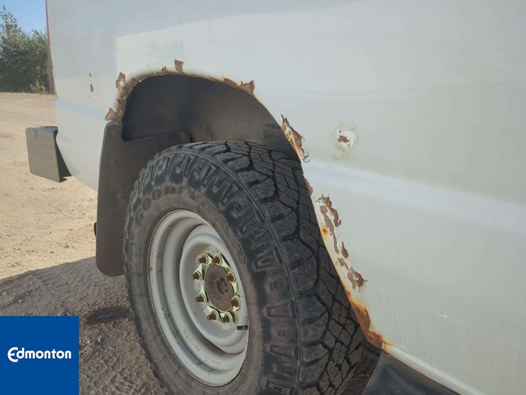 2012-ford-cargo-image-35
