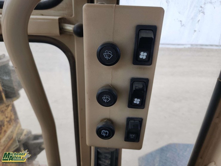 2007-caterpillar-140h-image-18