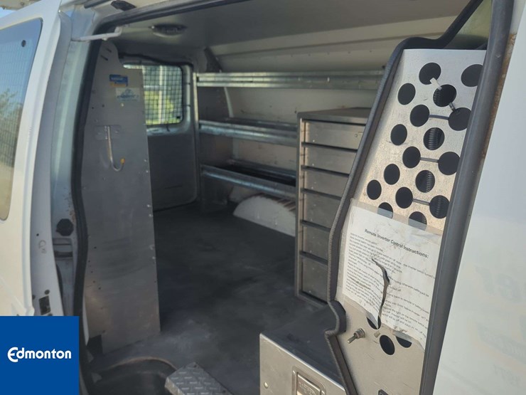 2012-ford-cargo-image-18