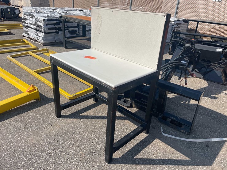 #3007-•-steel-shop-bench-(o8)-image-2