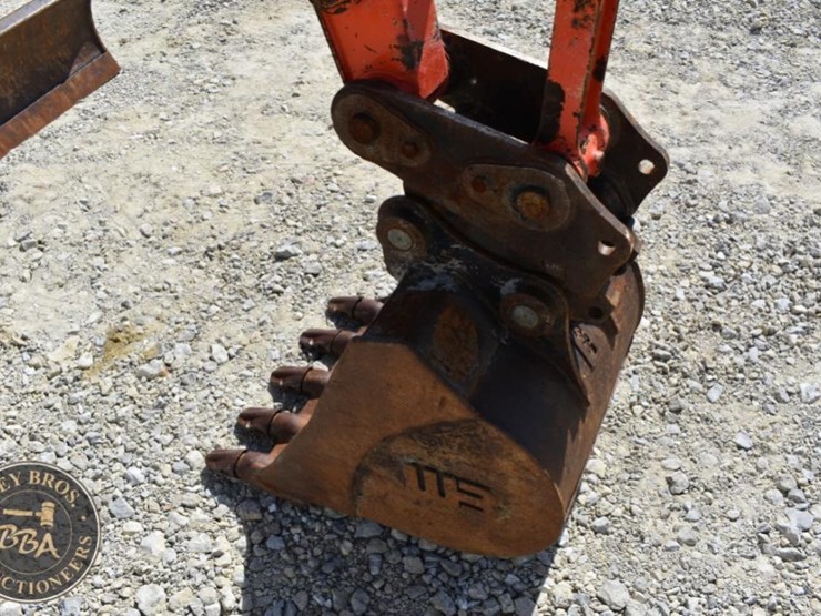 2017-kubota-kx057-4-image-24