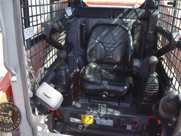 2017-kubota-ssv65-image-82