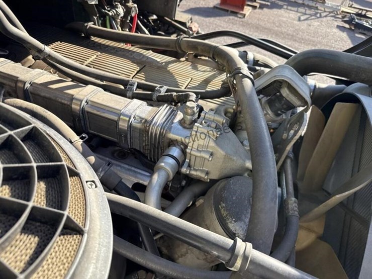 2005-freightliner-m2-f/b-image-16