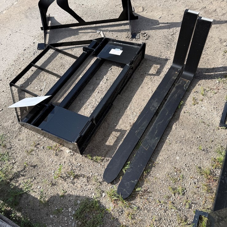#618 • 2025 Mower King SA Skid Steer Forklift Attachment