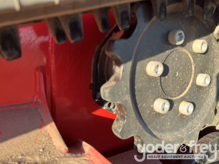 2023-manitou-1050rt-image-35