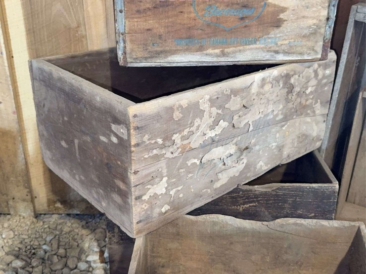 group-of-wood-boxes-image-5