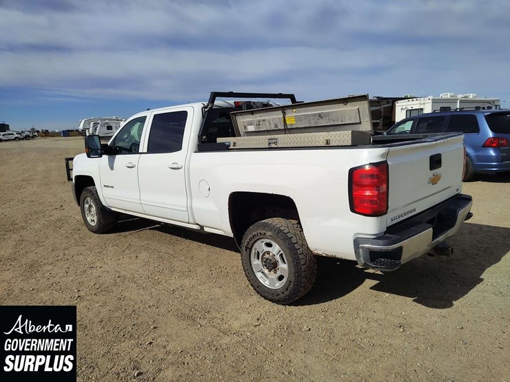 2017-chevrolet-silverado-2500hd-image-3