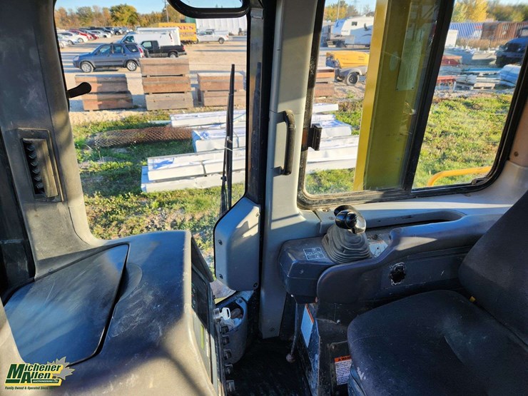 2015-komatsu-d65px-image-12