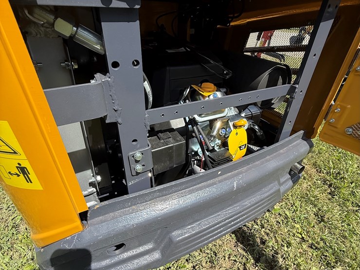 #605-•-2025-cfg-industrial-mx20r-hydraulic-track-type-mini-excavator-image-7