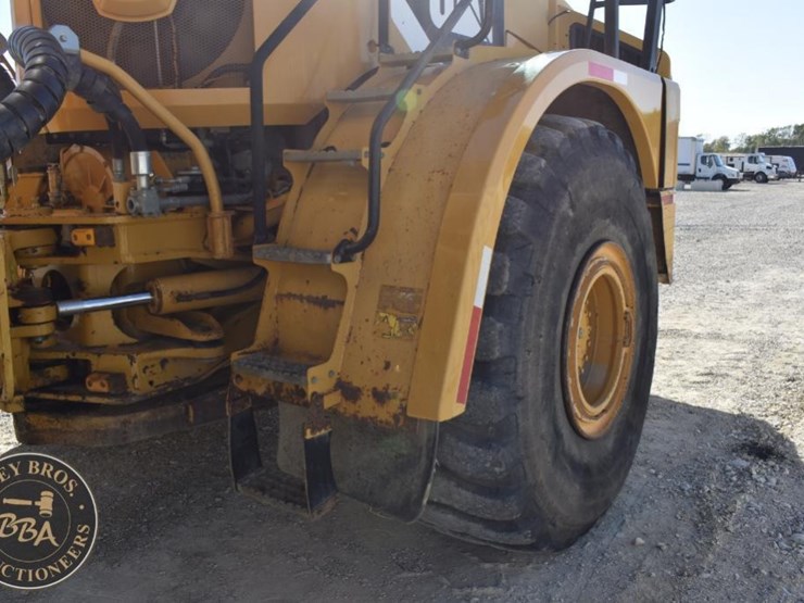 2011-caterpillar-740b-image-44