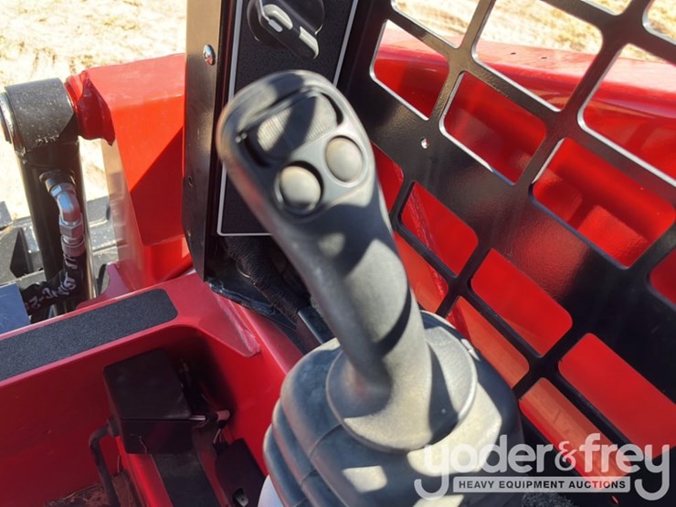 2023-manitou-1050rt-image-12