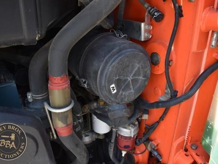 2017-kubota-ssv65-image-30