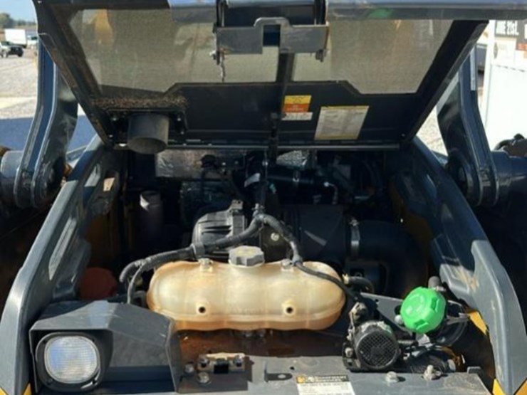 2021-deere-325g-image-37