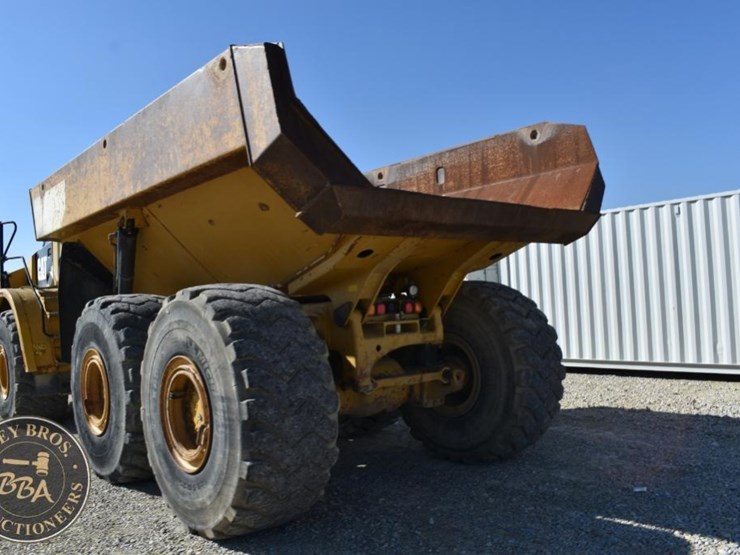 2011-caterpillar-740b-image-29