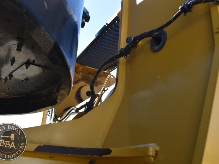2014-caterpillar-982m-image-65