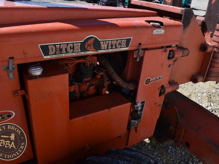 ditch-witch-r65-image-30