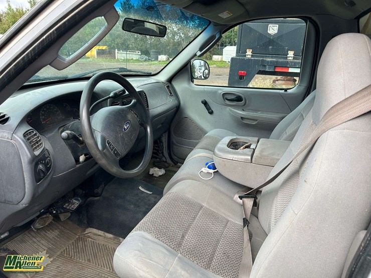 2004-ford-f150-xl-image-9