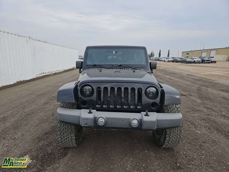 2011-jeep-wrangler-image-24
