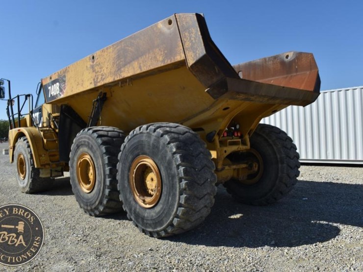 2012-caterpillar-740b-image-40