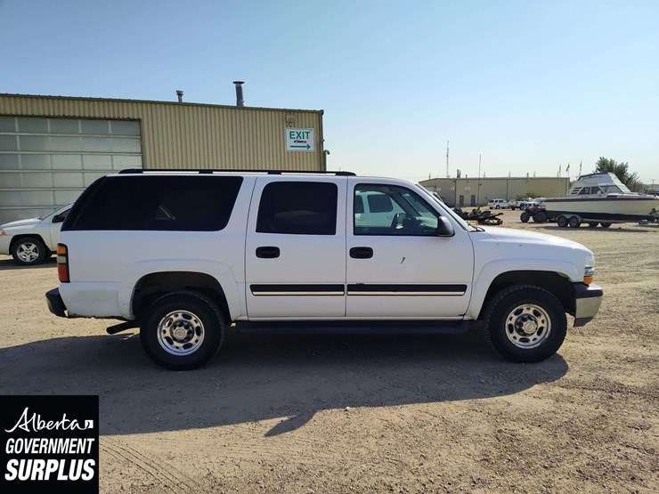 2006-chevrolet-suburban-image-26