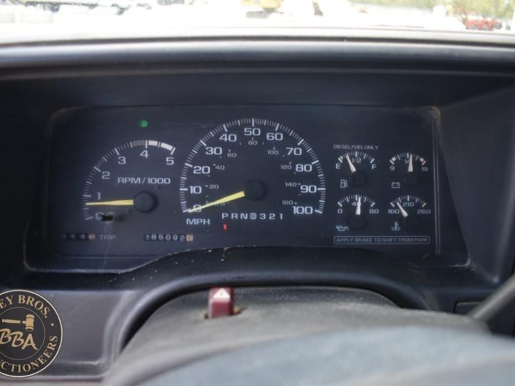 2000-chevrolet-3500-image-34