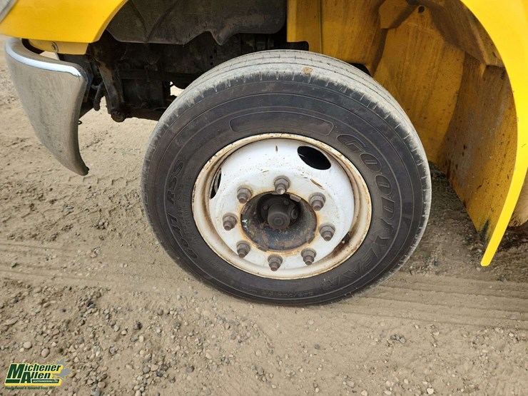 2013-international-durastar-4300-image-12