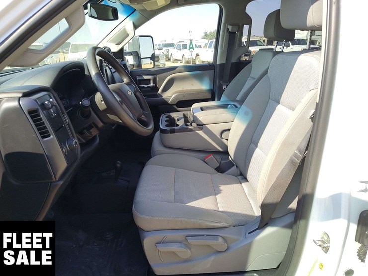 2018-chevrolet-silverado-3500hd-image-16