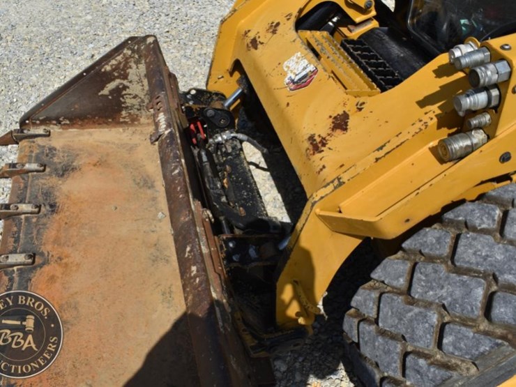 2021-caterpillar-272d3-image-23