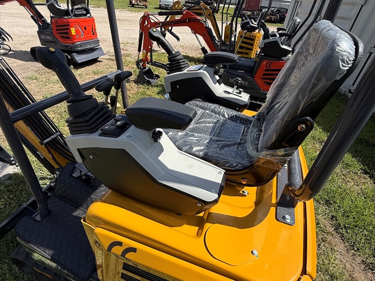 #605-•-2025-cfg-industrial-mx20r-hydraulic-track-type-mini-excavator-image-20