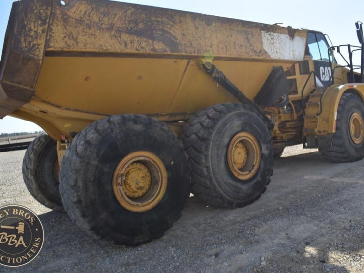2011-caterpillar-740b-image-34