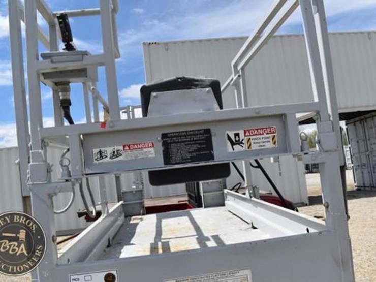 electric-scissor-lift-37988-image-3