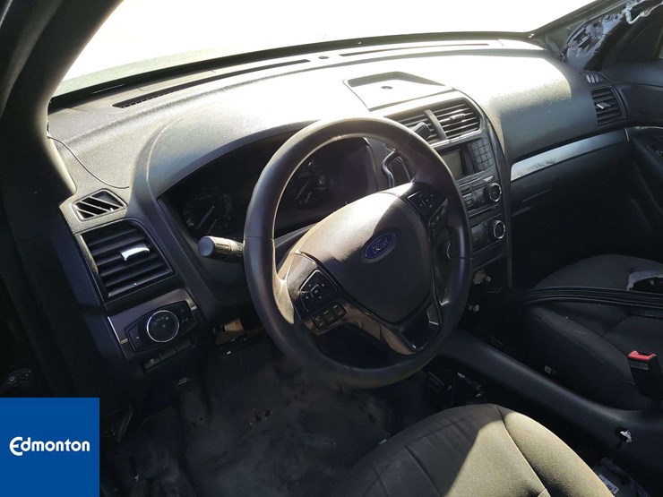 2018-ford-explorer-image-13