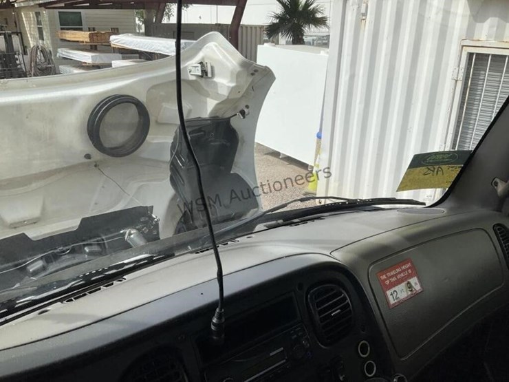 2014-freightliner-m2-image-39