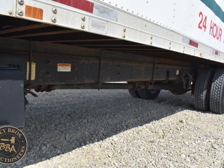 2009-freightliner-business-class-m2-106-image-23