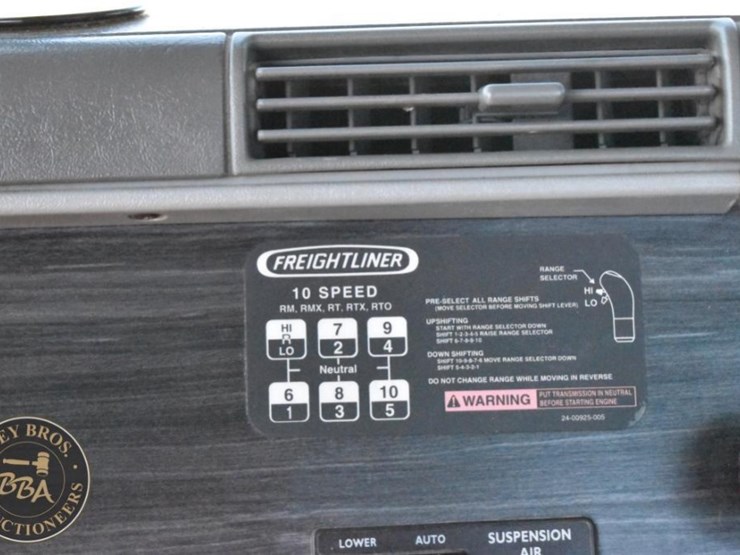 2003-freightliner-columbia-120-image-79