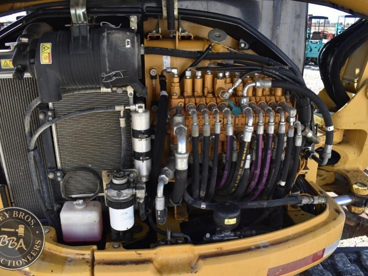 2013-caterpillar-305.5d-cr-image-58