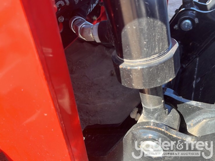 2023-manitou-1050rt-image-36